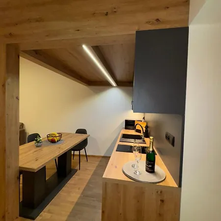 & Metro Vysocanska *