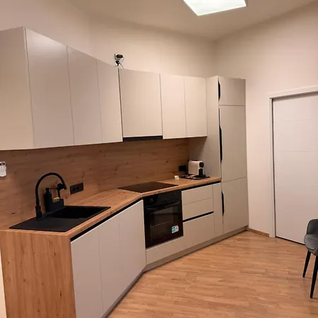 & Metro Vysocanska Appartement Prague