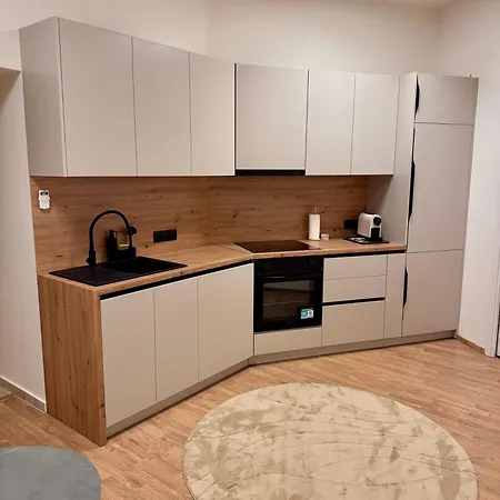 & Metro Vysocanska Appartement *