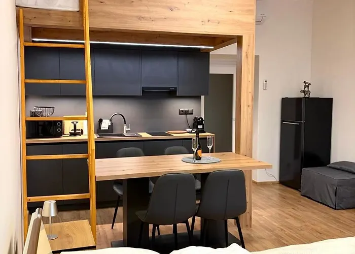 & Metro Vysocanska Apartment *